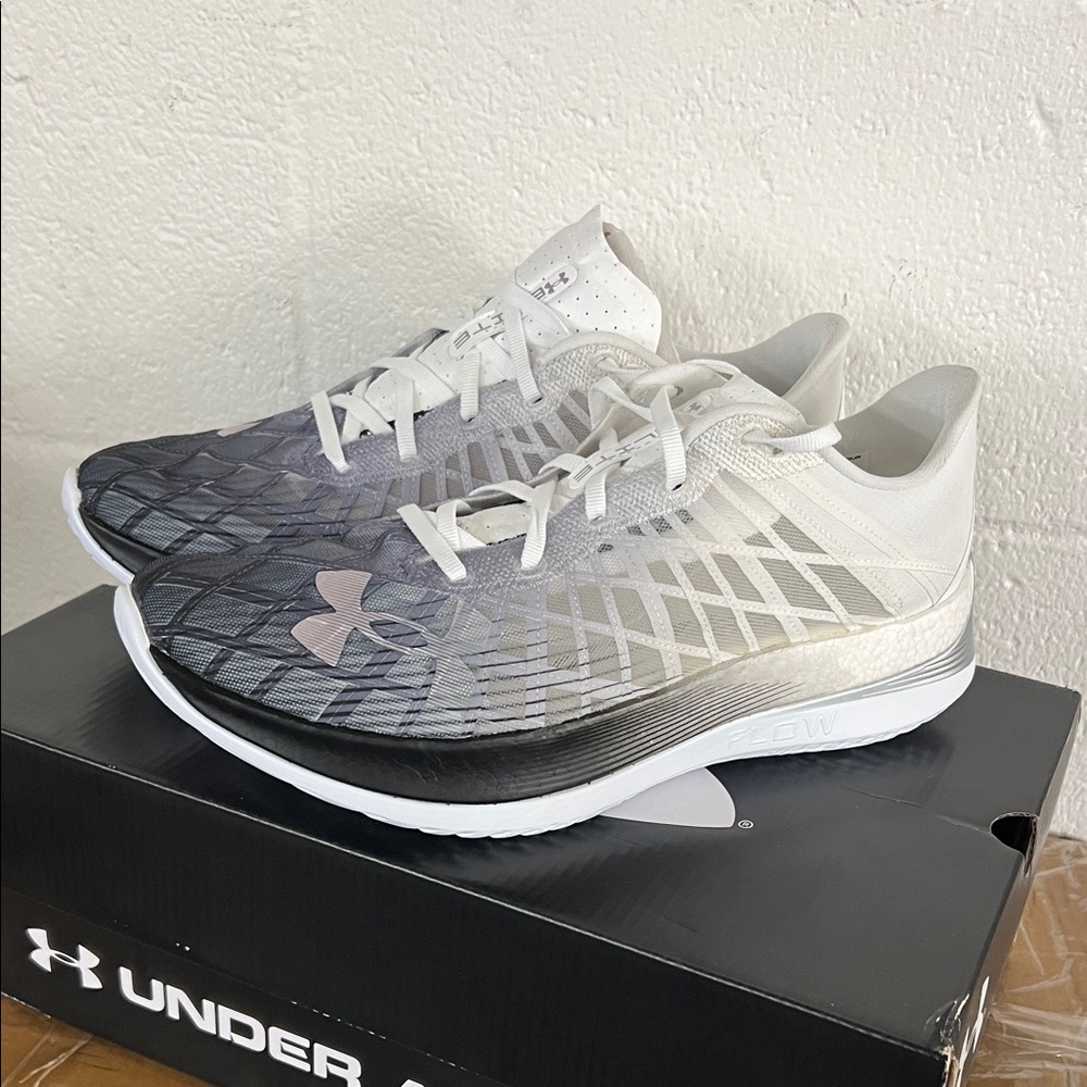 Under Armour UA FLOW Velociti Elite